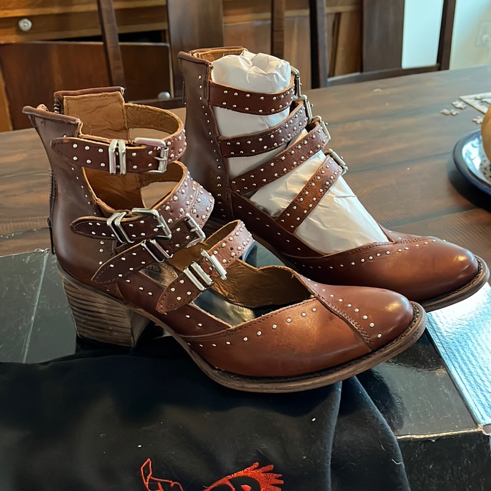 Freebird Felicity boots size 9 NIB